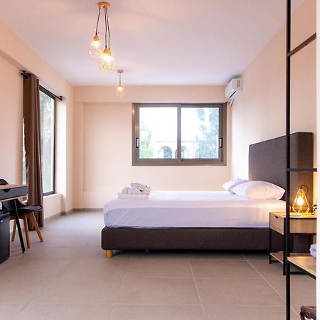 Mini Suites Near Athen'S Airport Free Shuttle From And To Athen'S Airport Spata  Exterior photo