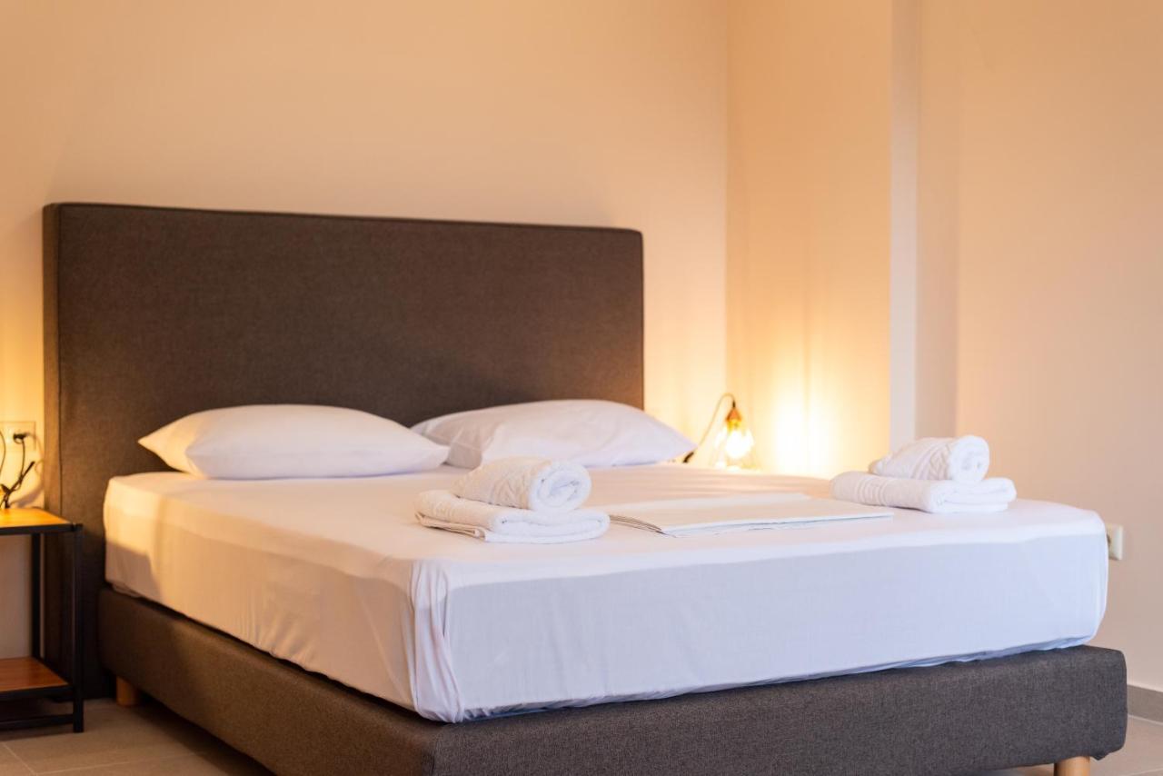Mini Suites Near Athen'S Airport Free Shuttle From And To Athen'S Airport Spata  Exterior photo