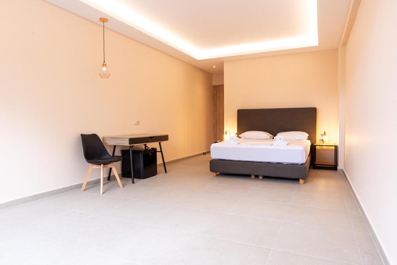 Mini Suites Near Athen'S Airport Free Shuttle From And To Athen'S Airport Spata  Exterior photo