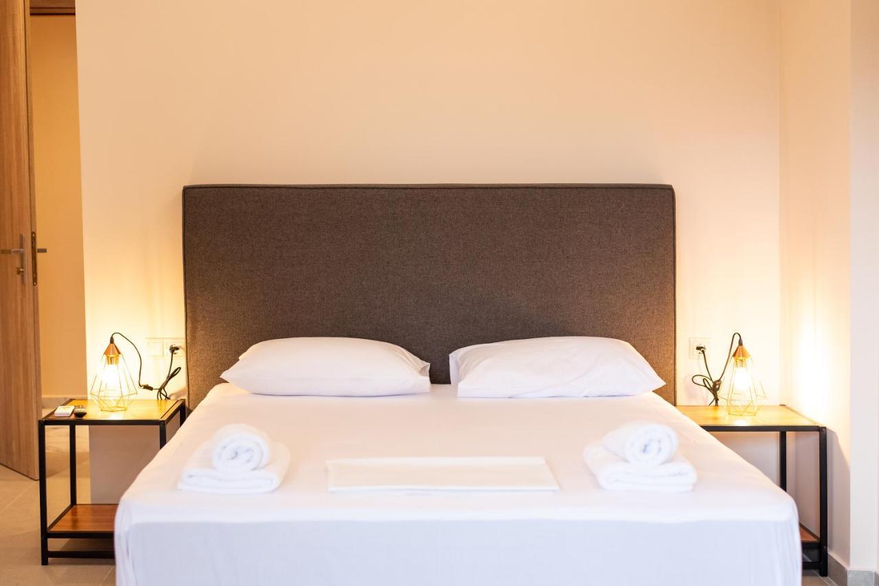 Mini Suites Near Athen'S Airport Free Shuttle From And To Athen'S Airport Spata  Exterior photo